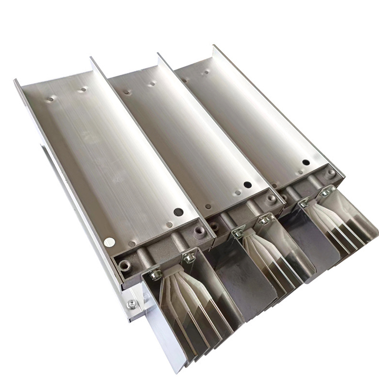 Enclosed bus duct